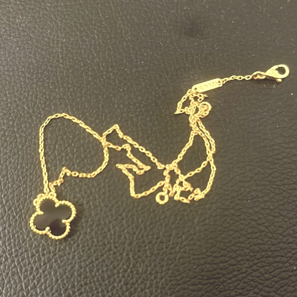 Van Cleef VCA ?? Black Clover Pendant Necklace